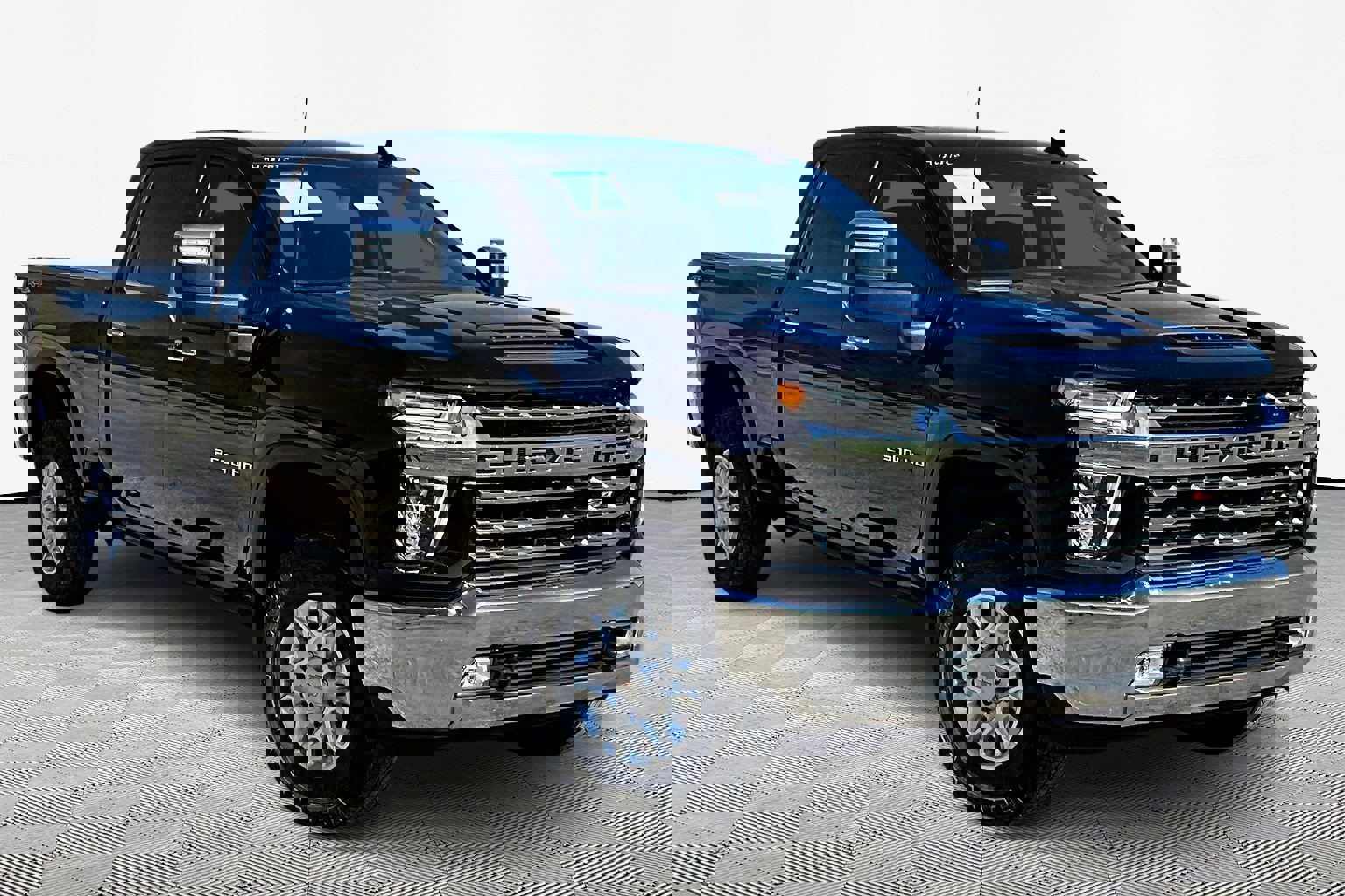 Used 2021 Chevrolet Silverado 2500 LTZ image 3