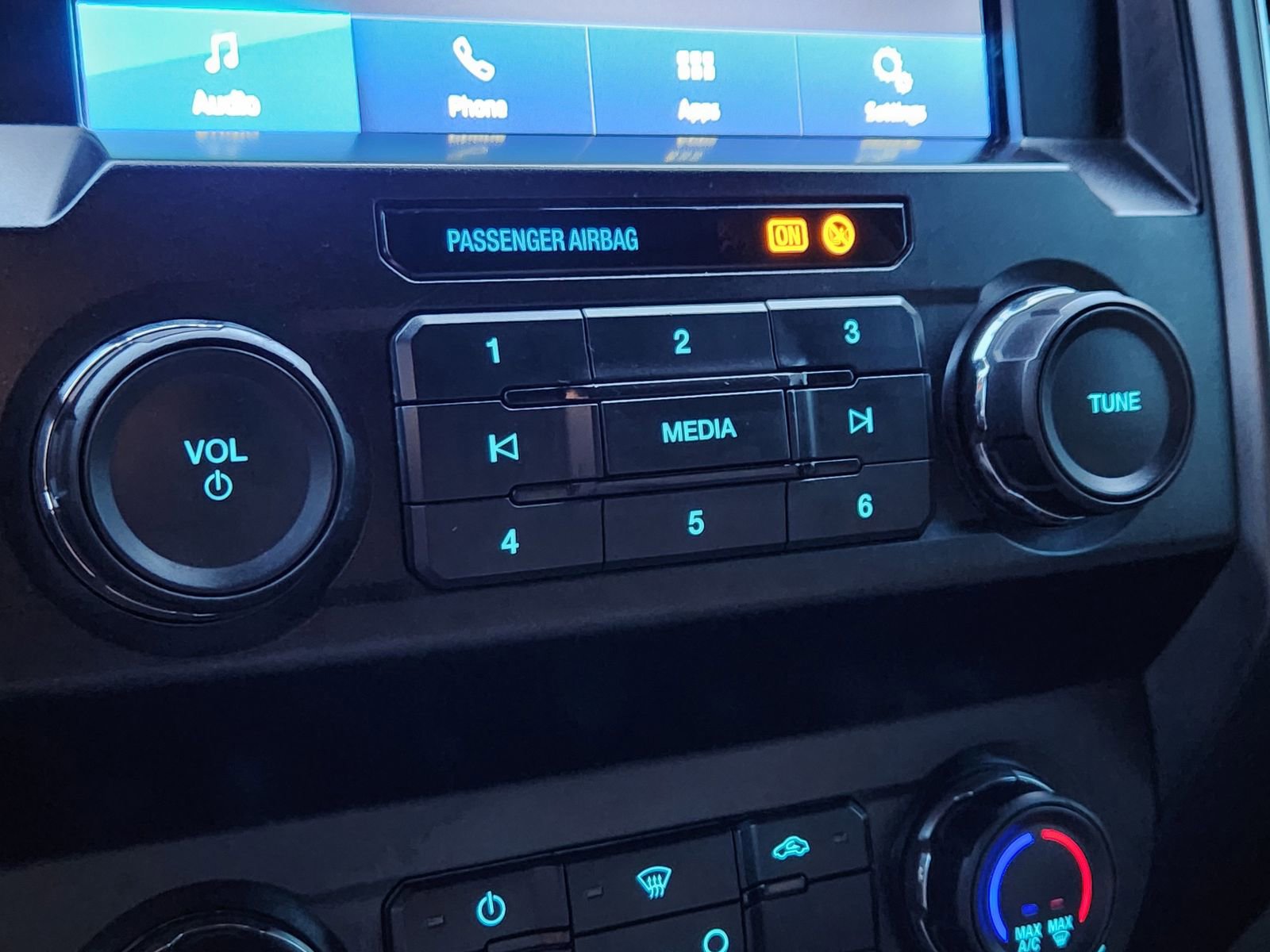 Used 2022 Ford F250 XLT w/ FX4 Off-Road Package image 23