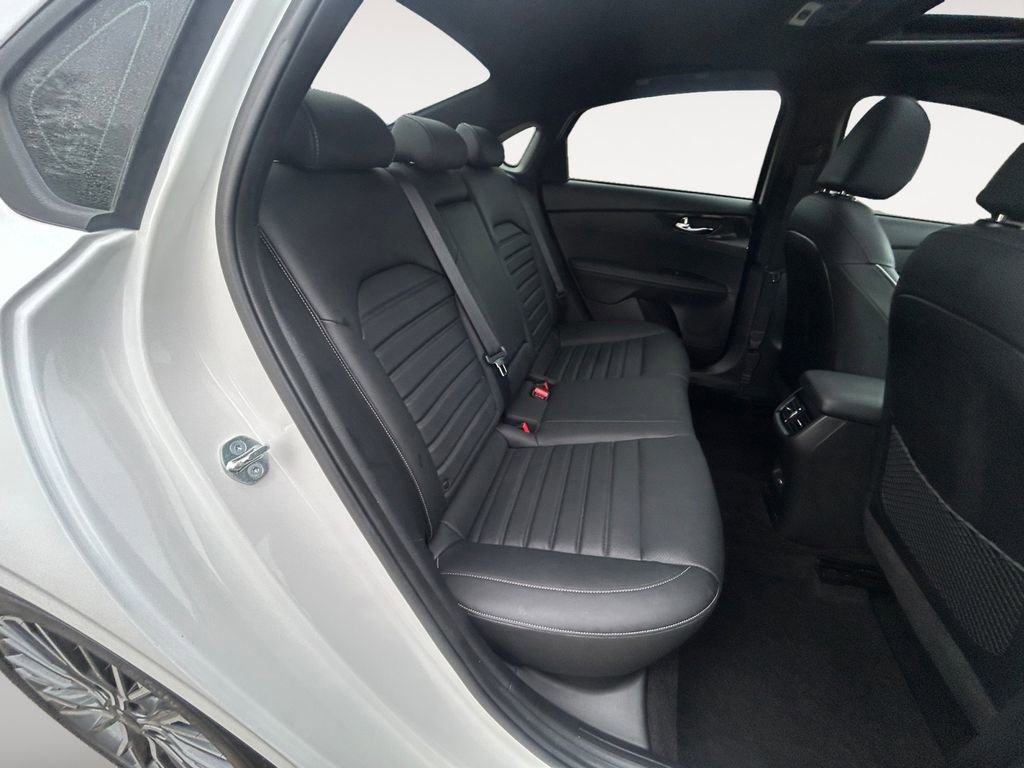 Used 2023 Kia Forte GT-Line w/ GT-Line Premium Package image 11