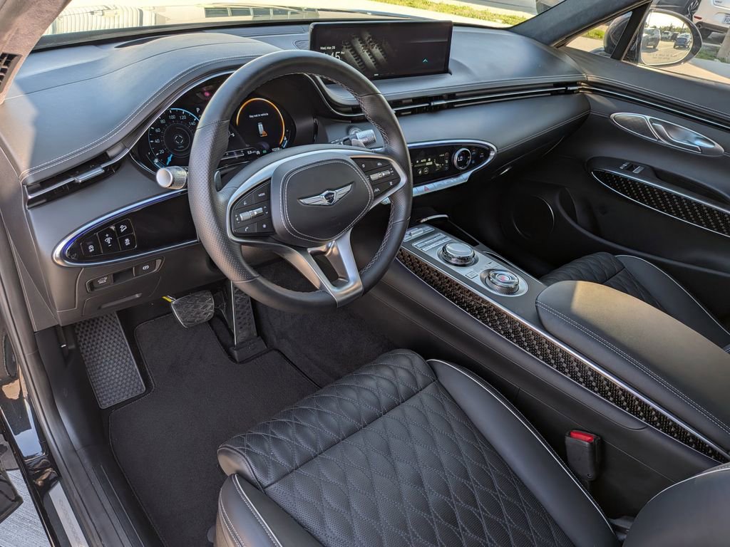 Used 2025 Genesis GV70 3.5T Sport w/ Sport Prestige Package image 14