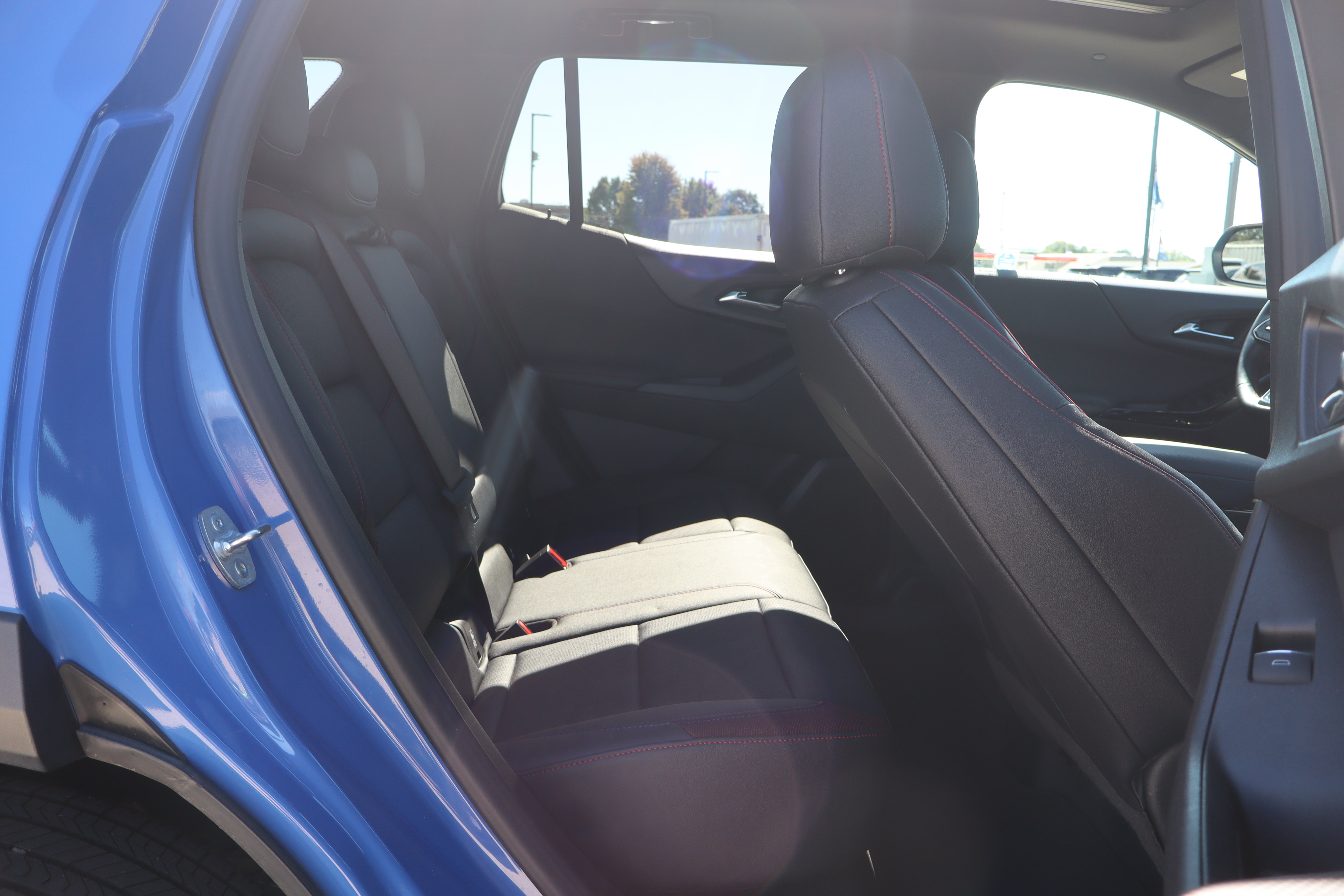 Used 2025 Chevrolet Equinox RS AWD/4WD image 11