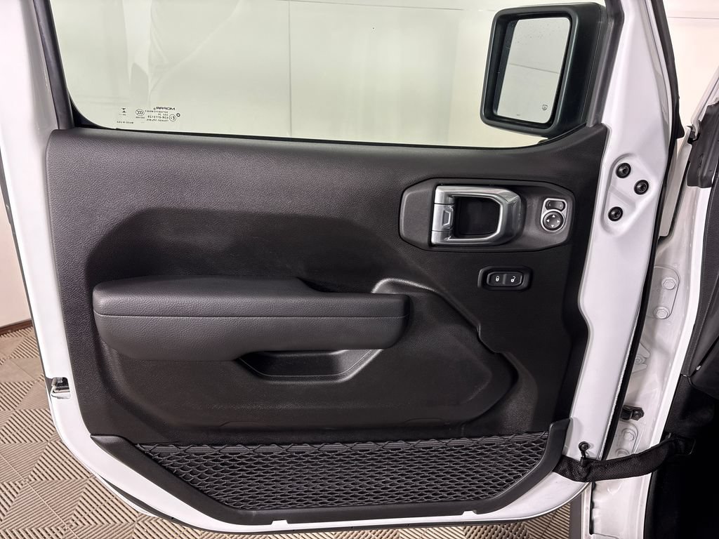 Used 2025 Jeep Gladiator Sport AWD/4WD image 16
