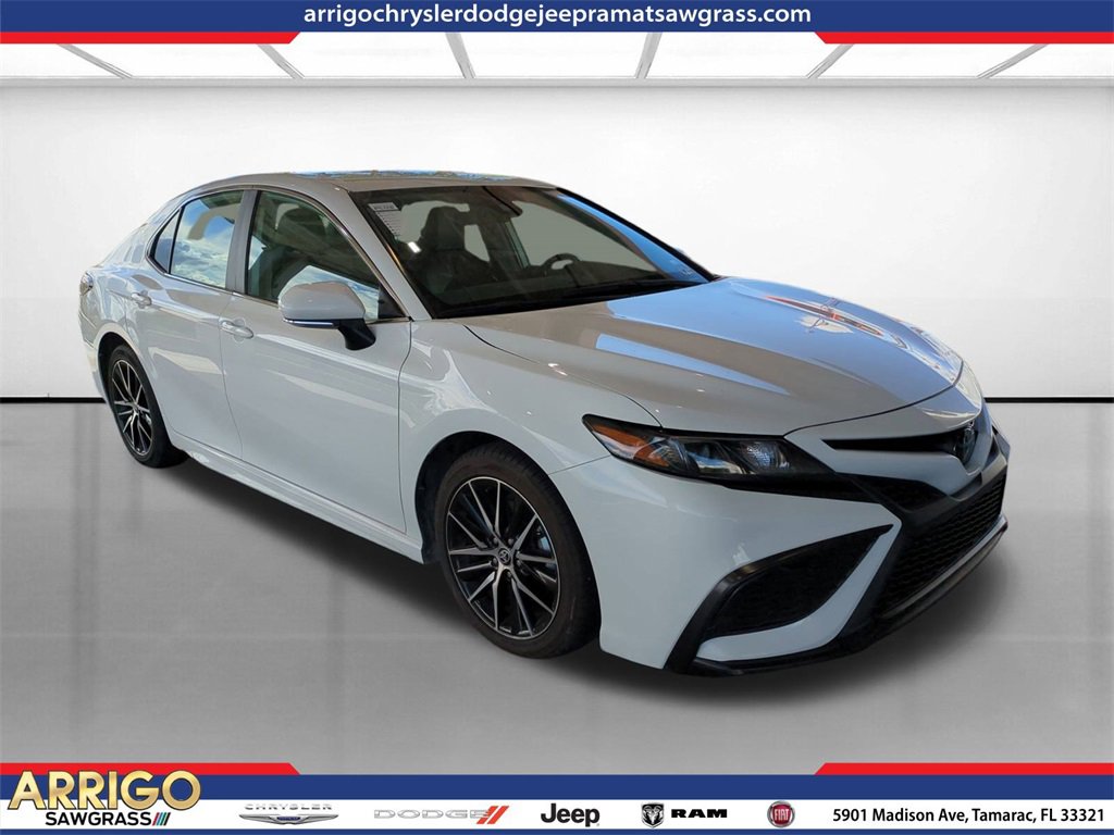 Used 2023 Toyota Camry SE