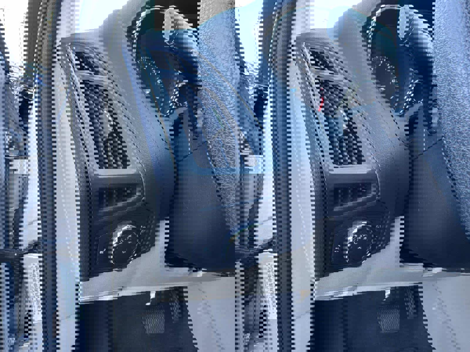 Used 2012 Ford Focus SE image 28