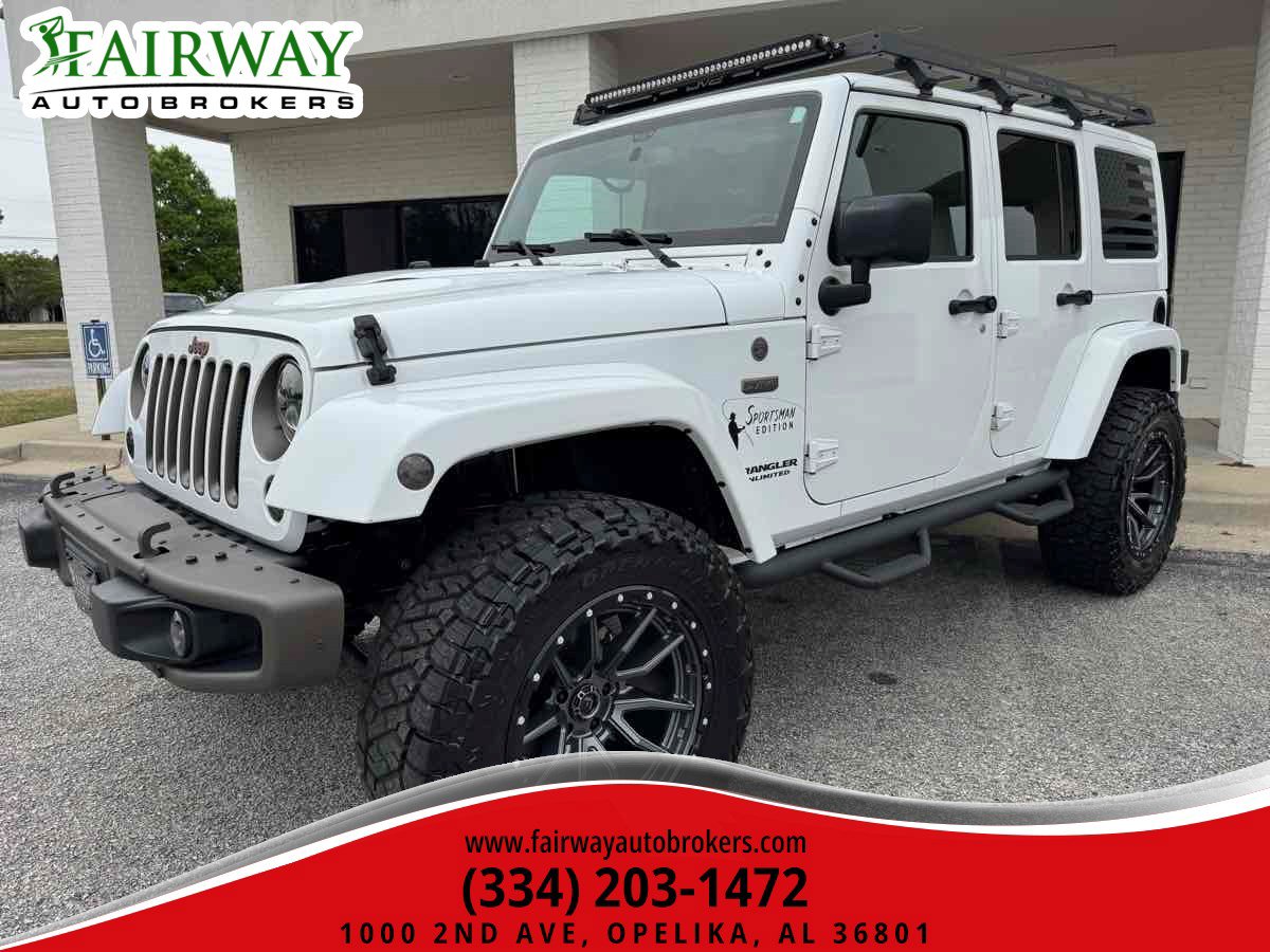 Used 2016 Jeep Wrangler Unlimited Sahara image 2