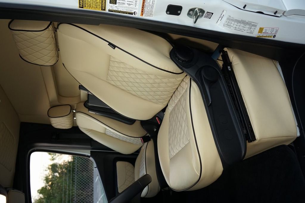 Used 2022 Mercedes-Benz Sprinter 3500 image 9