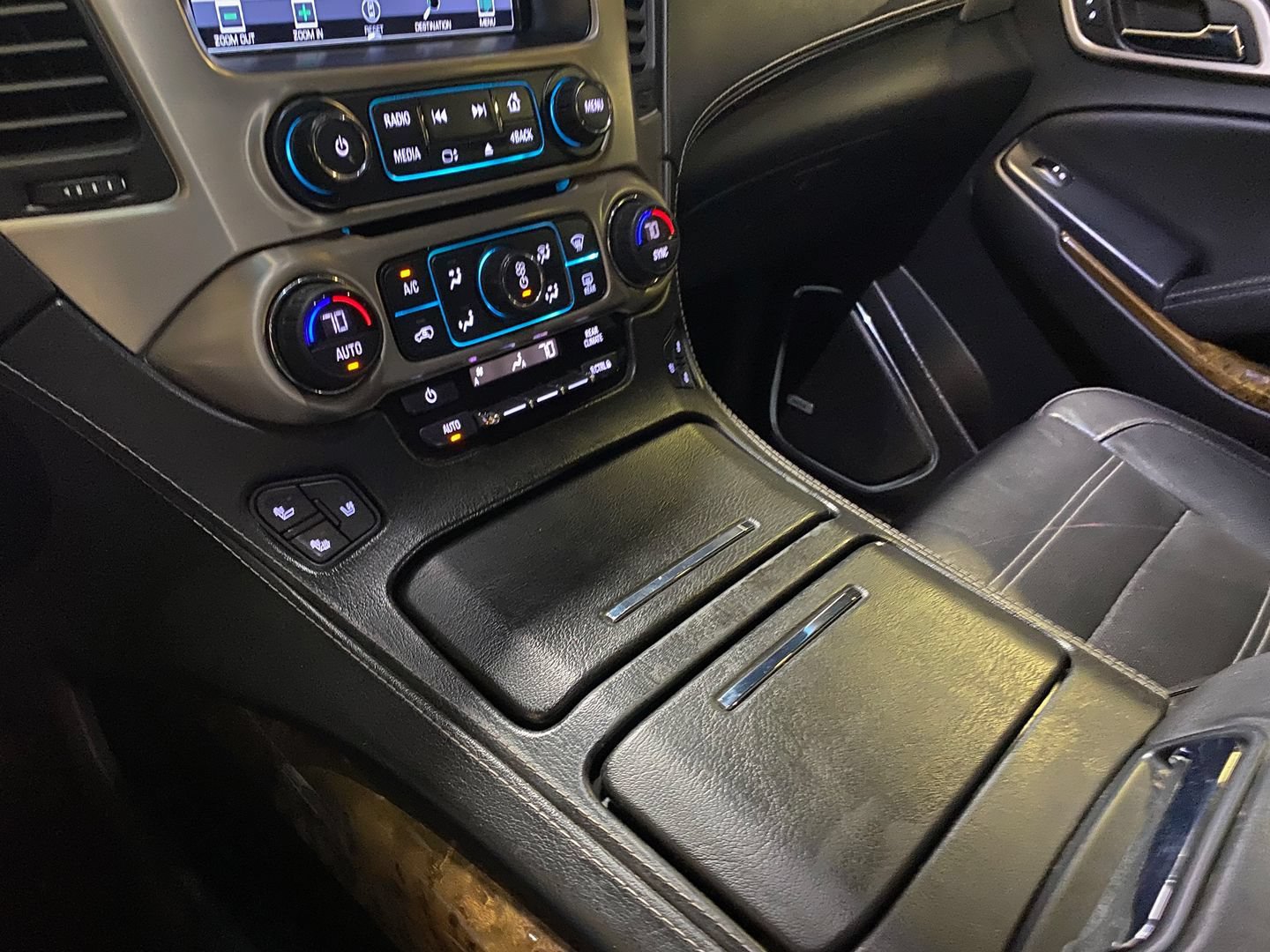 Used 2017 GMC Yukon XL Denali w/ Open Road Package RWD image 19