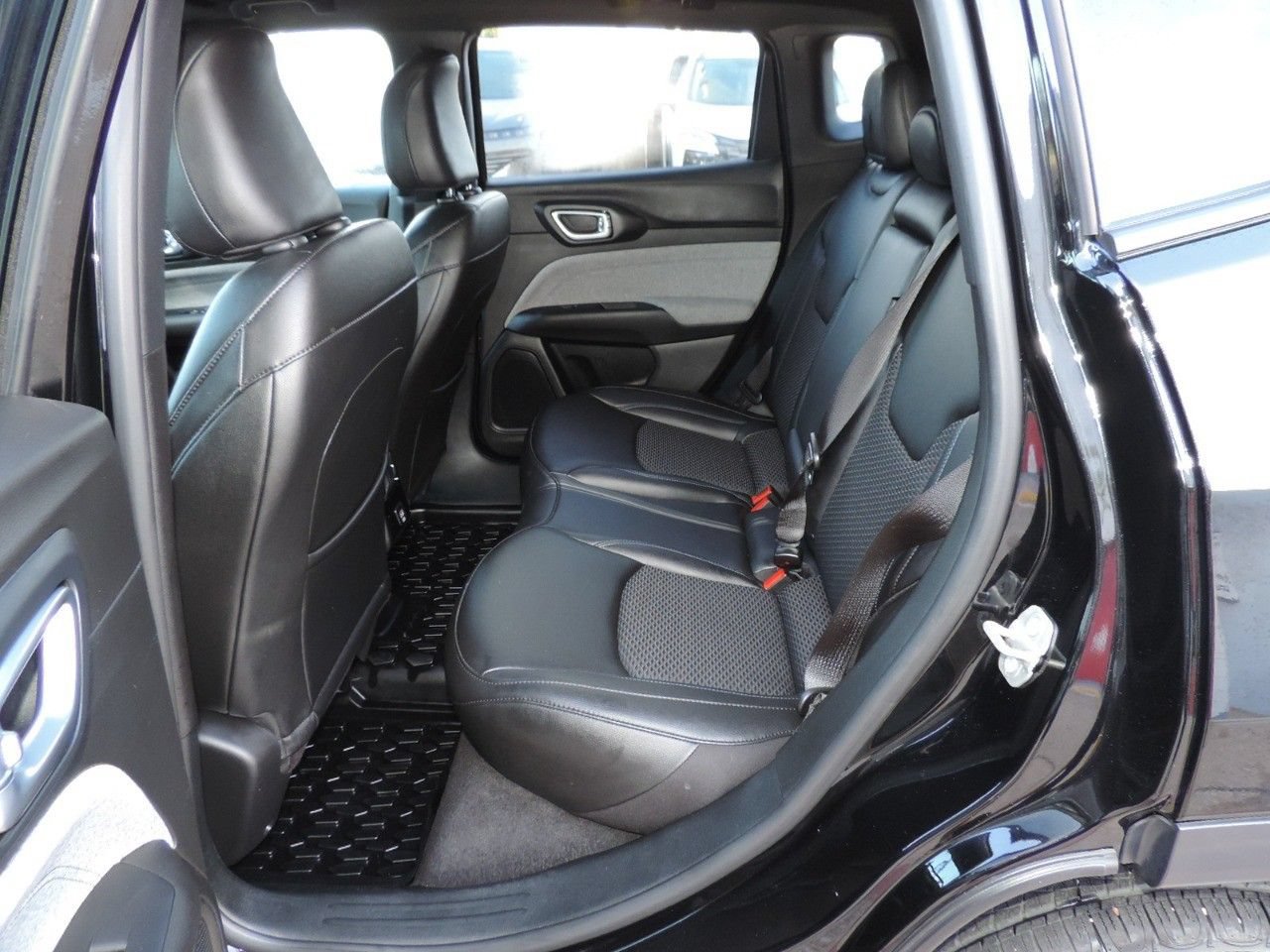 Used 2024 Jeep Compass Latitude AWD/4WD image 21