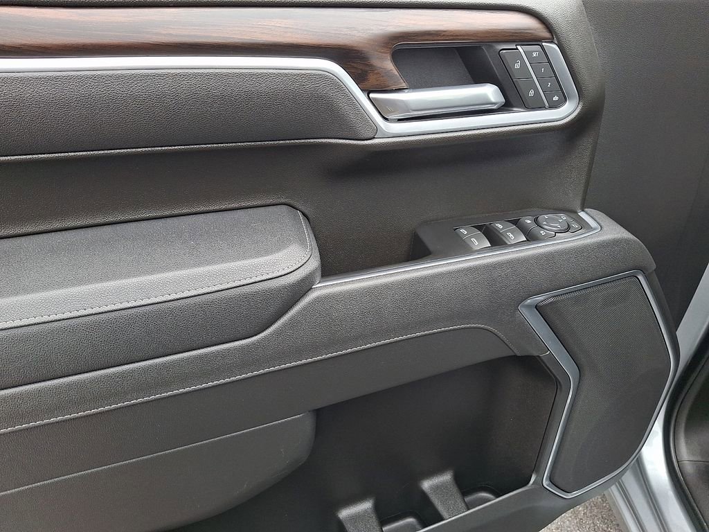 Used 2025 GMC Sierra 1500 SLT image 12