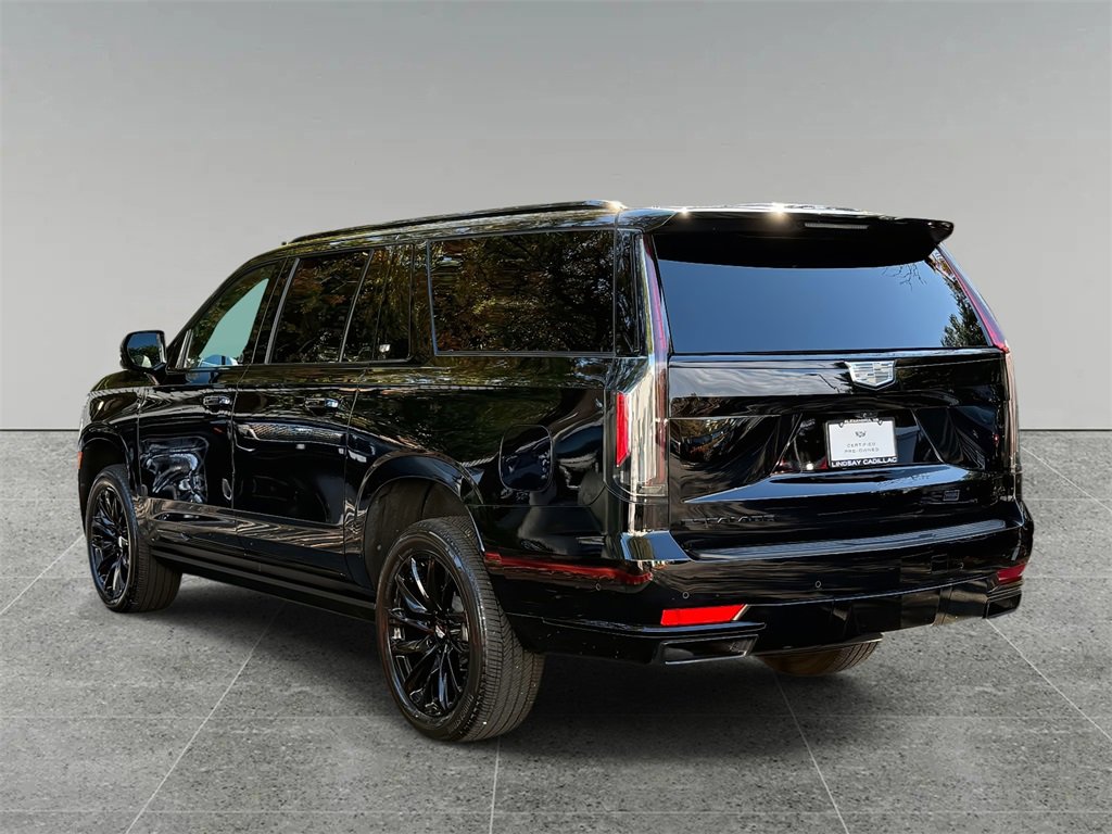 Used 2024 Cadillac Escalade ESV Sport Platinum w/ LPO, ONYX Package image 12