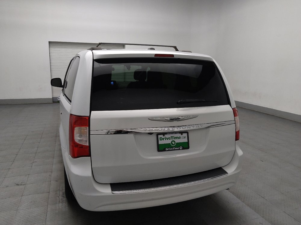 Used 2016 Chrysler Town & Country Touring w/ Driver Convenience Group image 6
