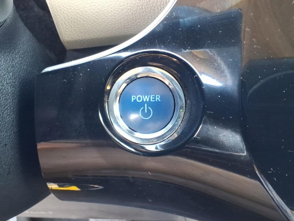 Used 2017 Toyota Prius Three w/ Advanced Technology Package FWD image 13