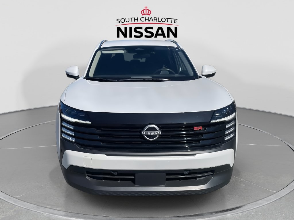 Used 2025 Nissan Kicks SR AWD/4WD image 2