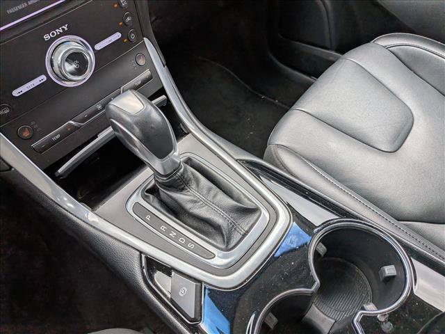 Used 2018 Ford Edge Titanium w/ Technology Package FWD image 12