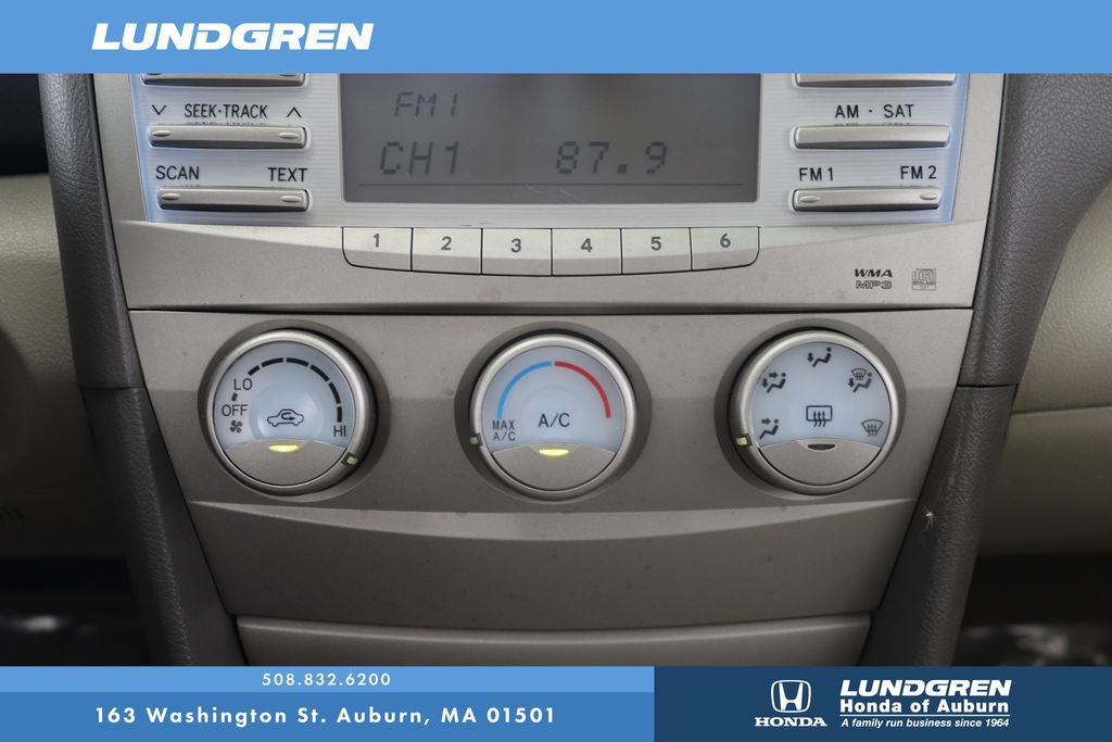 Used 2010 Toyota Camry LE FWD image 22