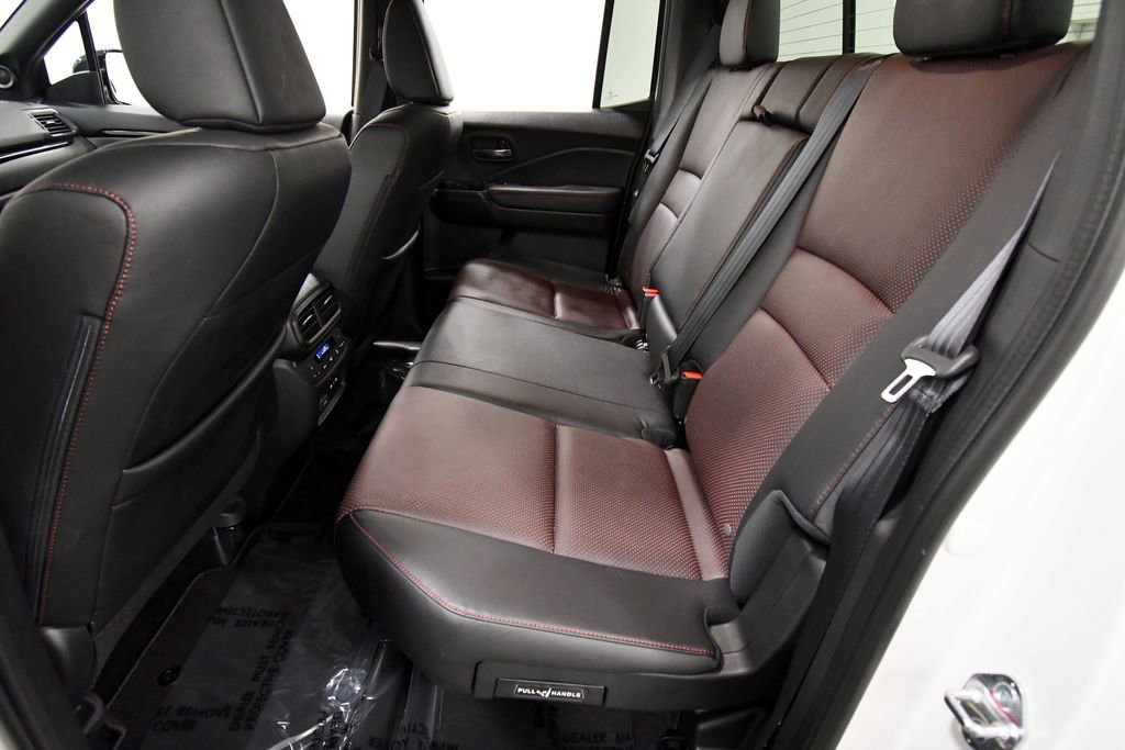Certified 2025 Honda Ridgeline Black Edition image 15