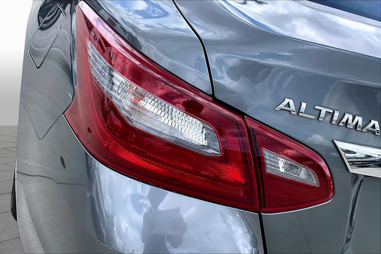 Used 2018 Nissan Altima 2.5 SL FWD image 27