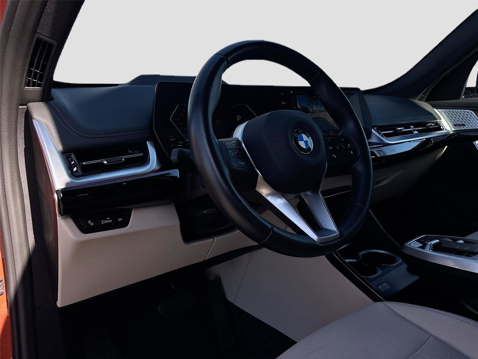 Used 2023 BMW X1 xDrive28i w/ Premium Package image 10