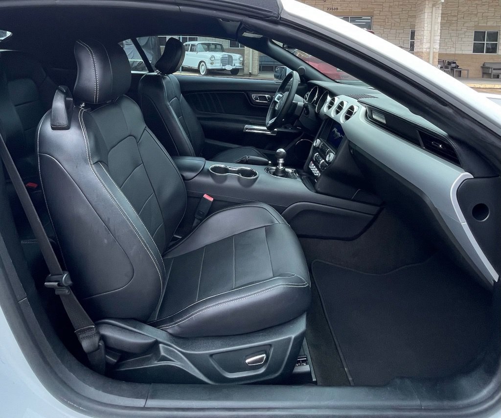 Used 2016 Ford Mustang GT Premium w/ Black Accent Package RWD image 24