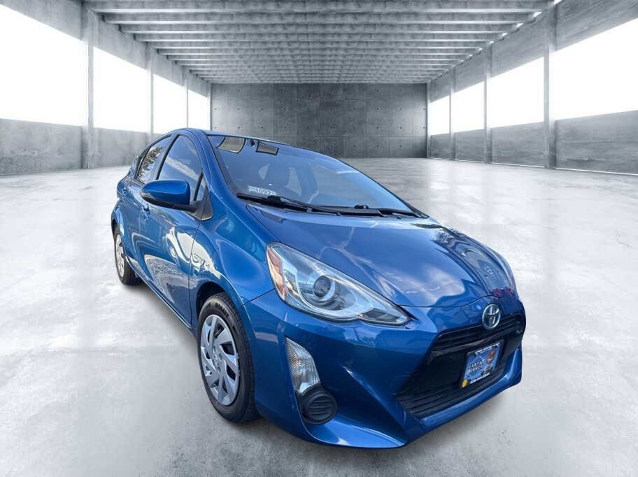 Used 2015 Toyota Prius C Three image 3