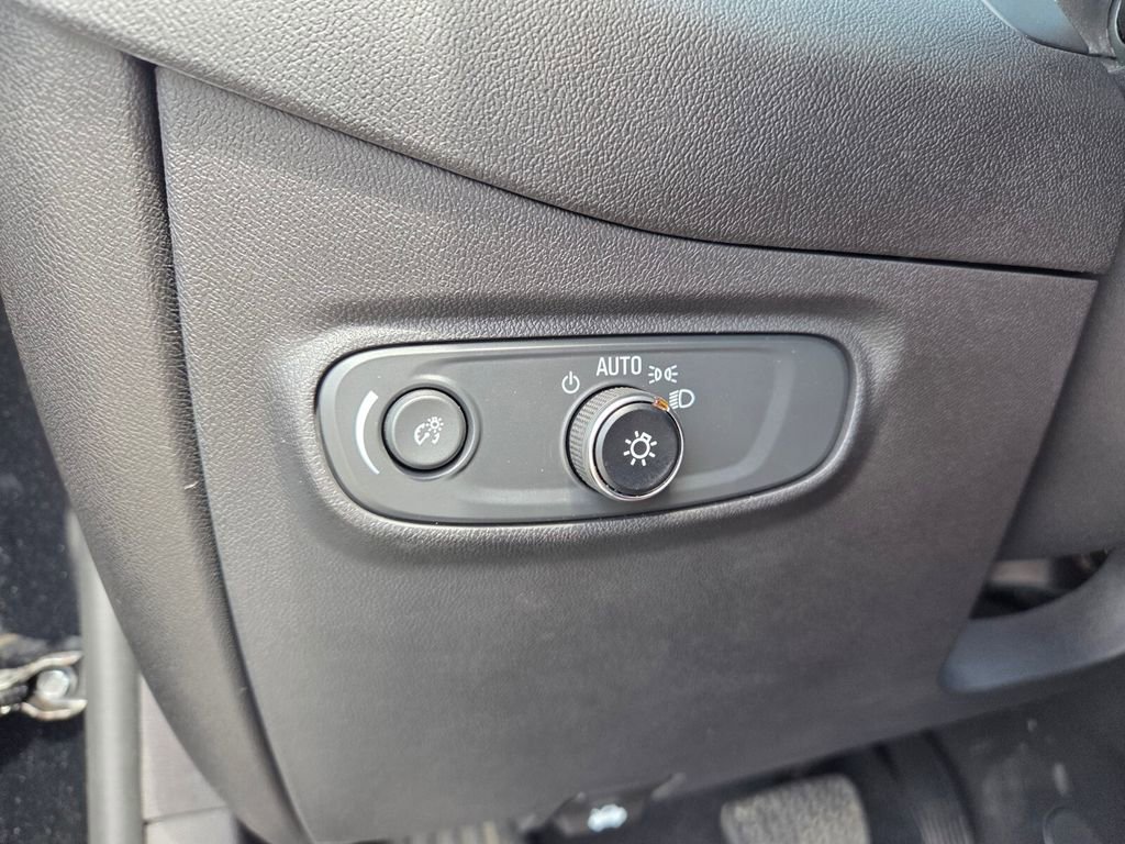 Certified 2024 Chevrolet Equinox LT FWD image 23