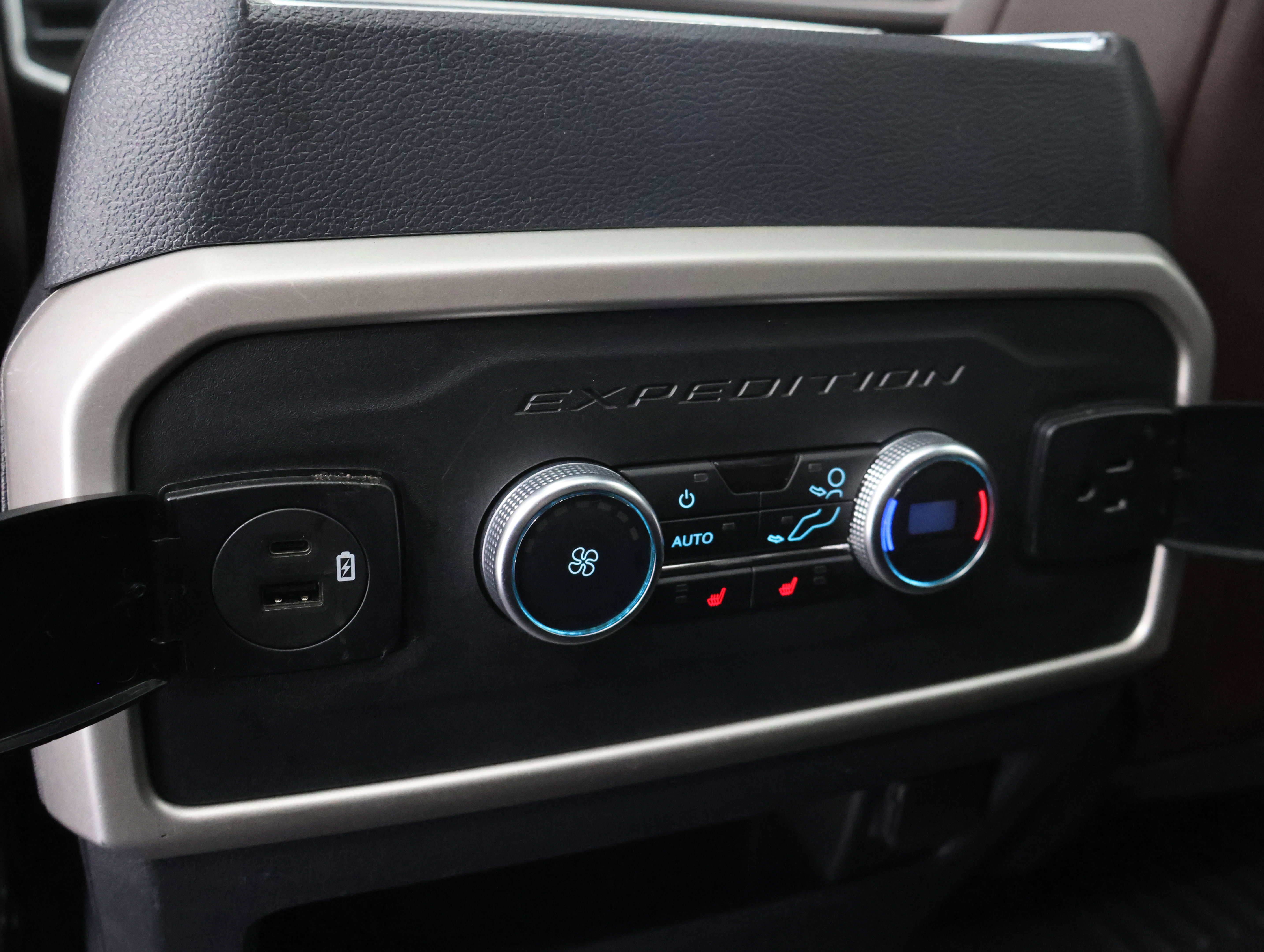 Used 2023 Ford Expedition Max Limited AWD/4WD image 41