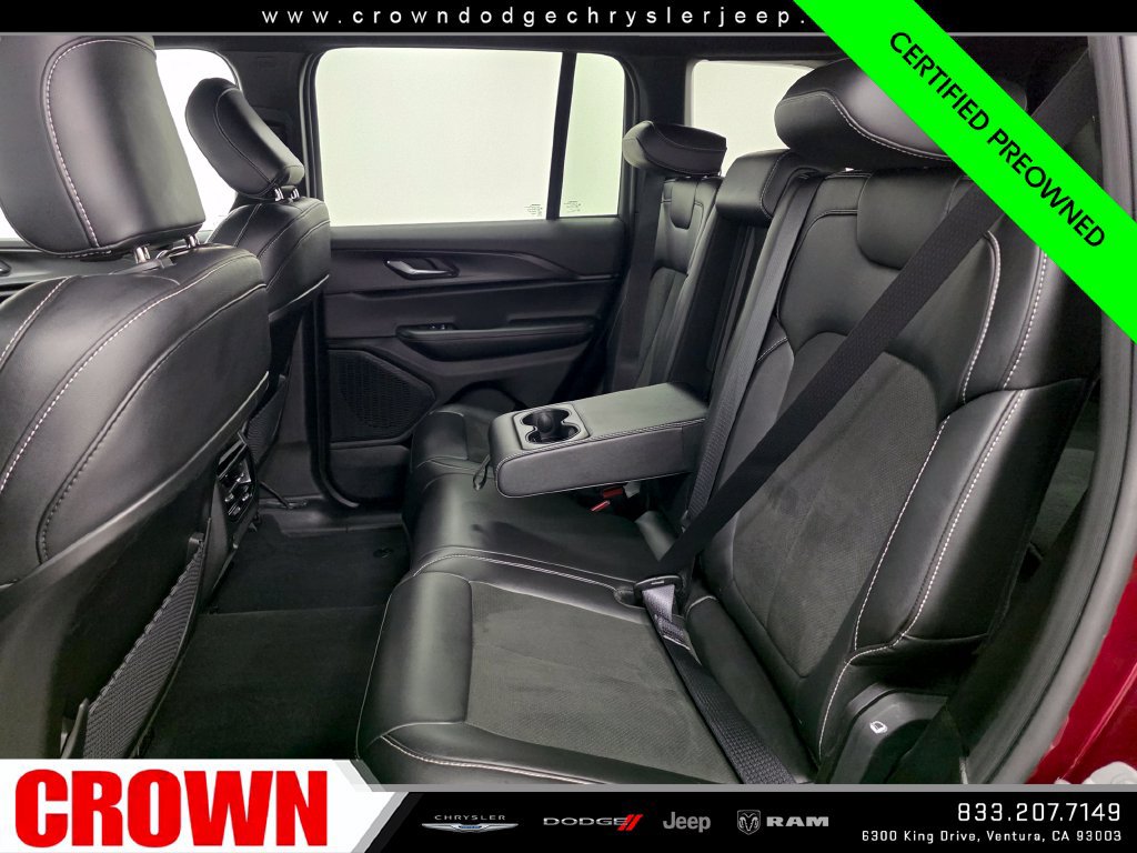 Used 2025 Jeep Grand Cherokee Altitude AWD/4WD image 18