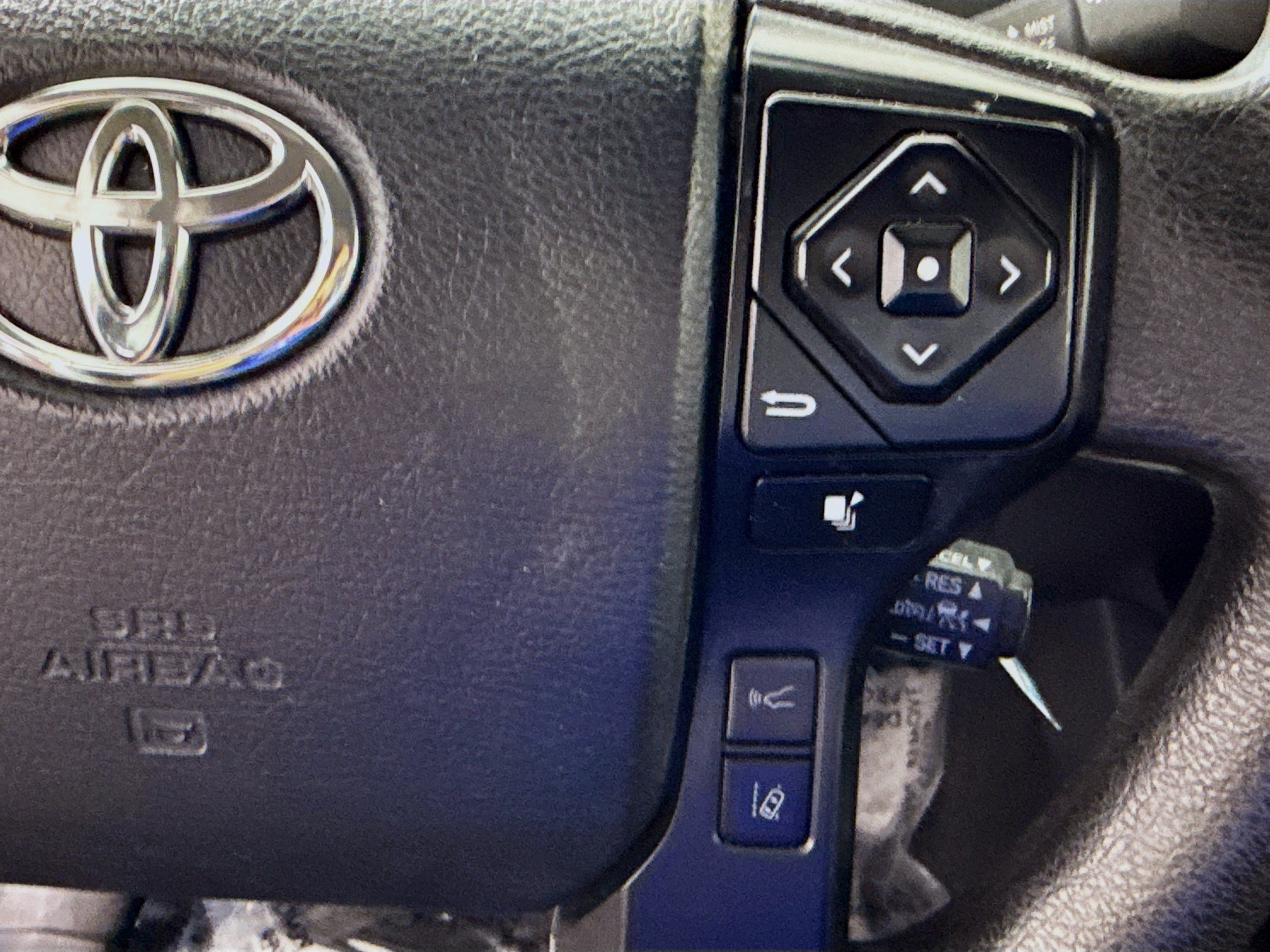Used 2020 Toyota Tacoma SR RWD image 15