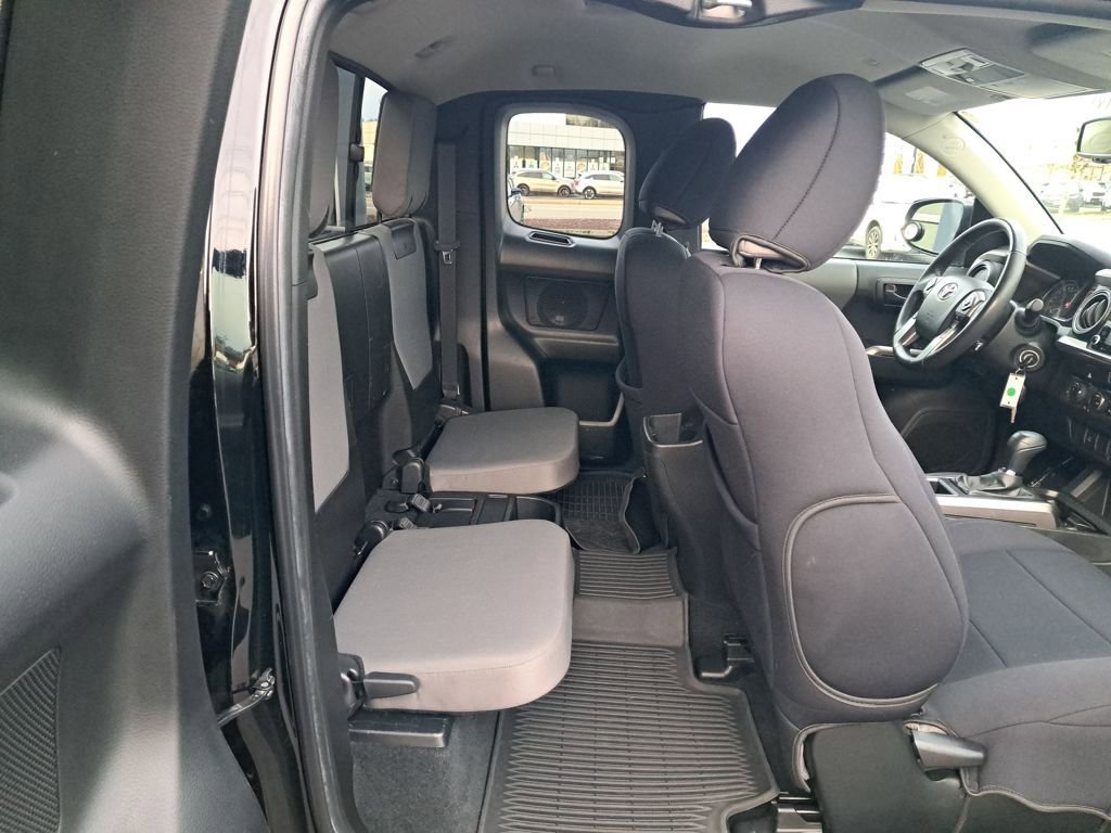 Used 2022 Toyota Tacoma TRD Sport image 18