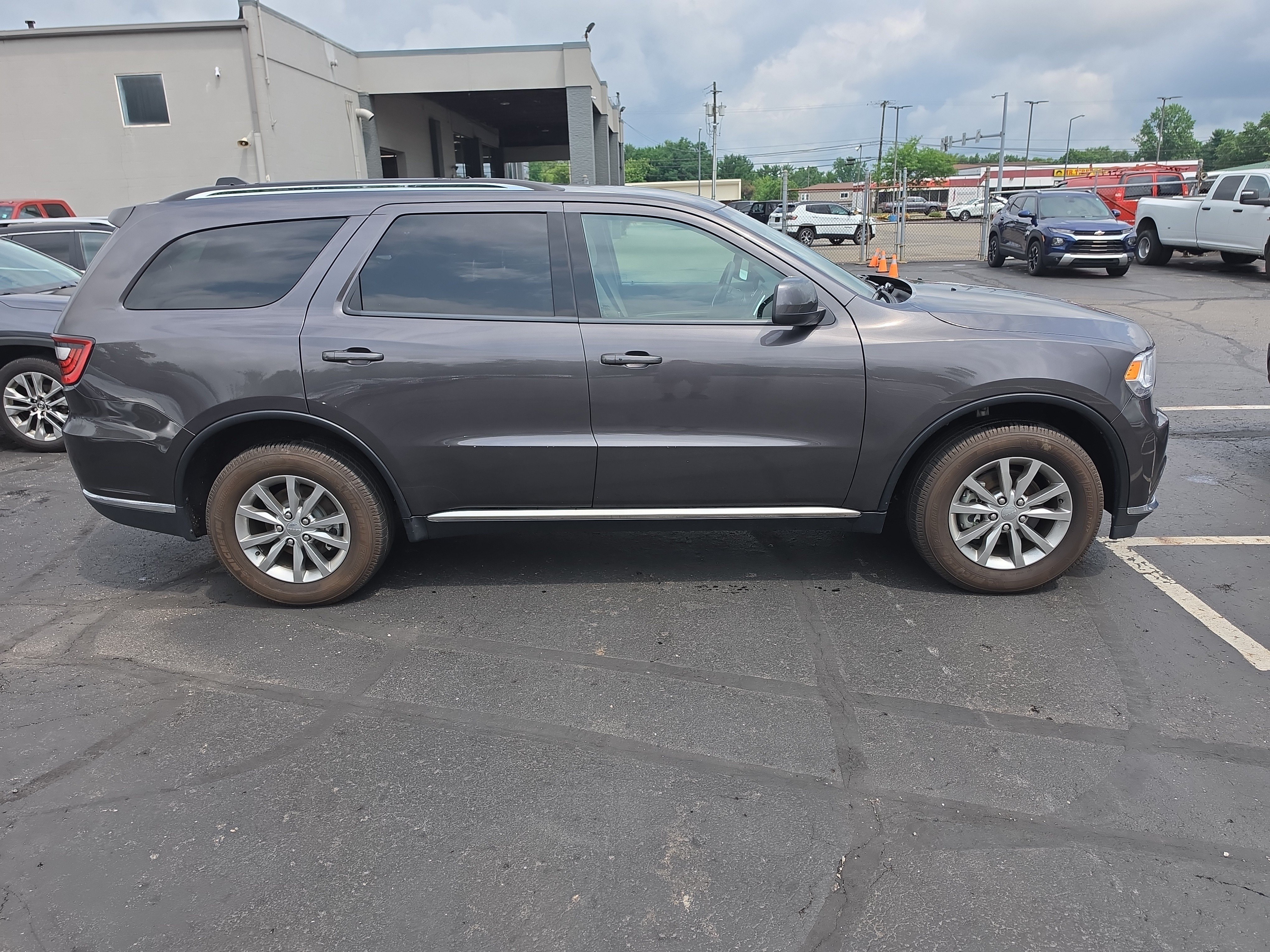 Used 2018 Dodge Durango SXT w/ Quick Order Package 2BB AWD/4WD image 2