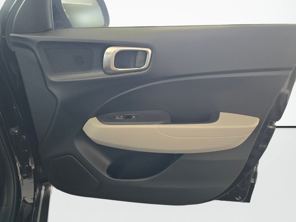 New 2026 Hyundai Venue SEL FWD image 39