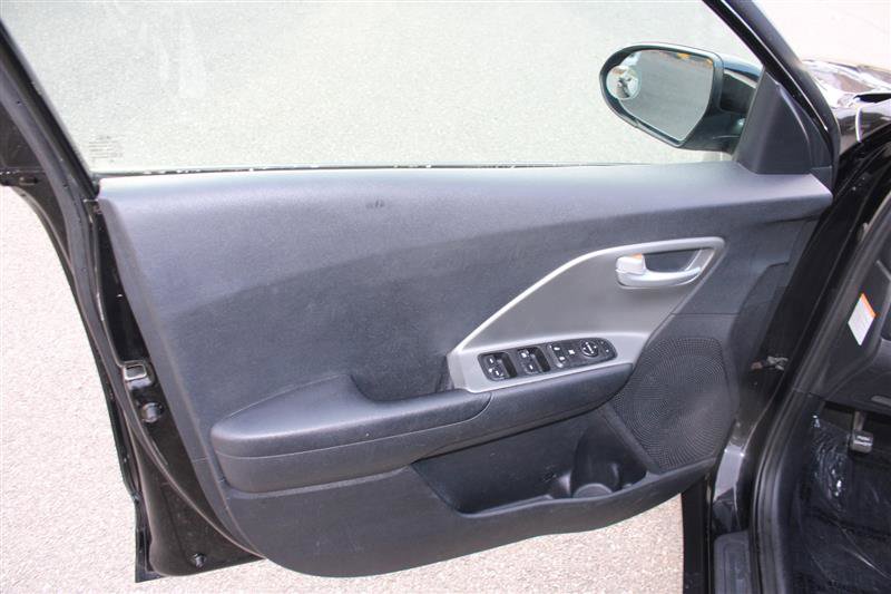 Used 2019 Kia Niro LX image 12