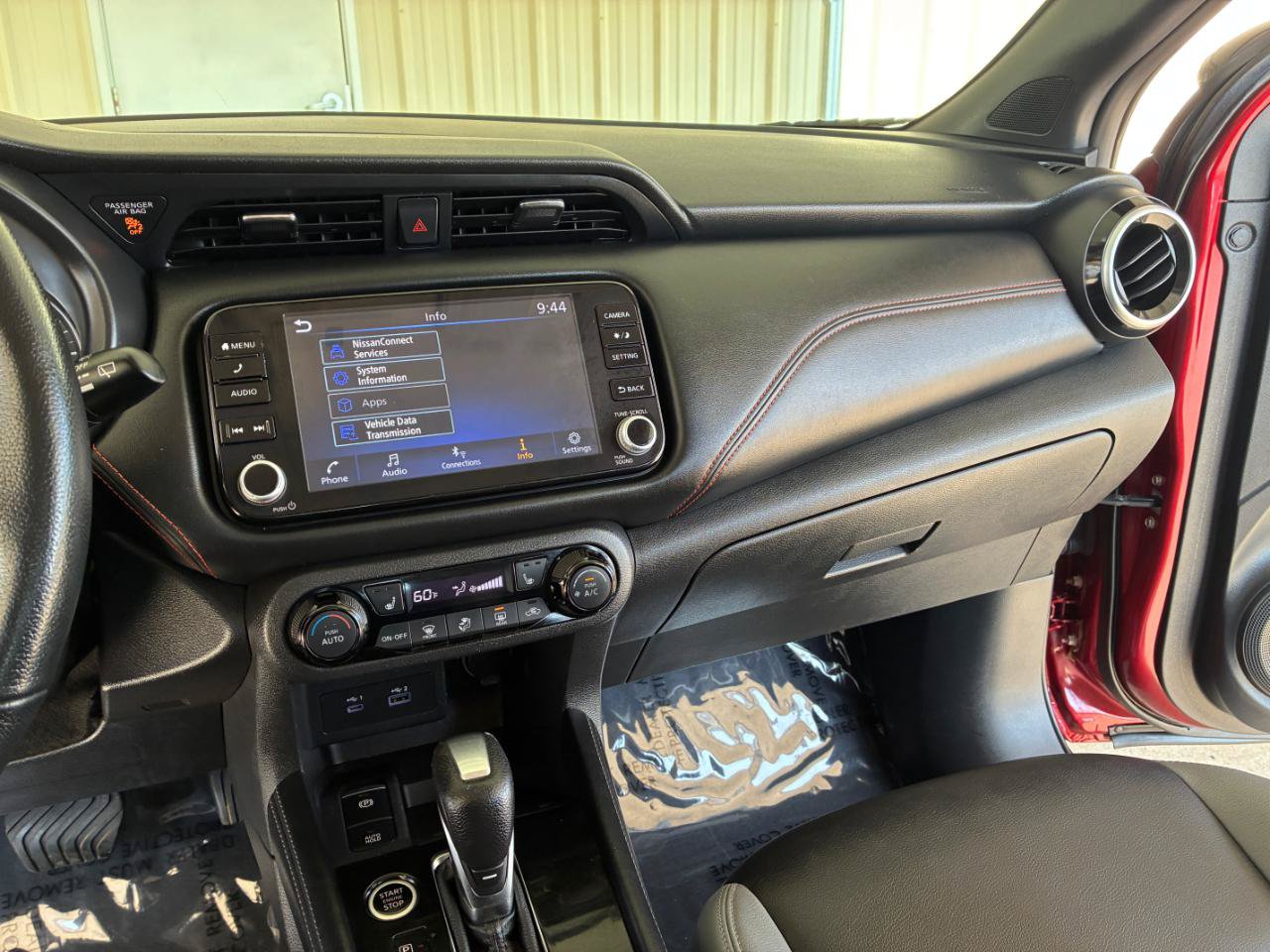 Used 2021 Nissan Kicks SR w/ SR Premium Package FWD image 17