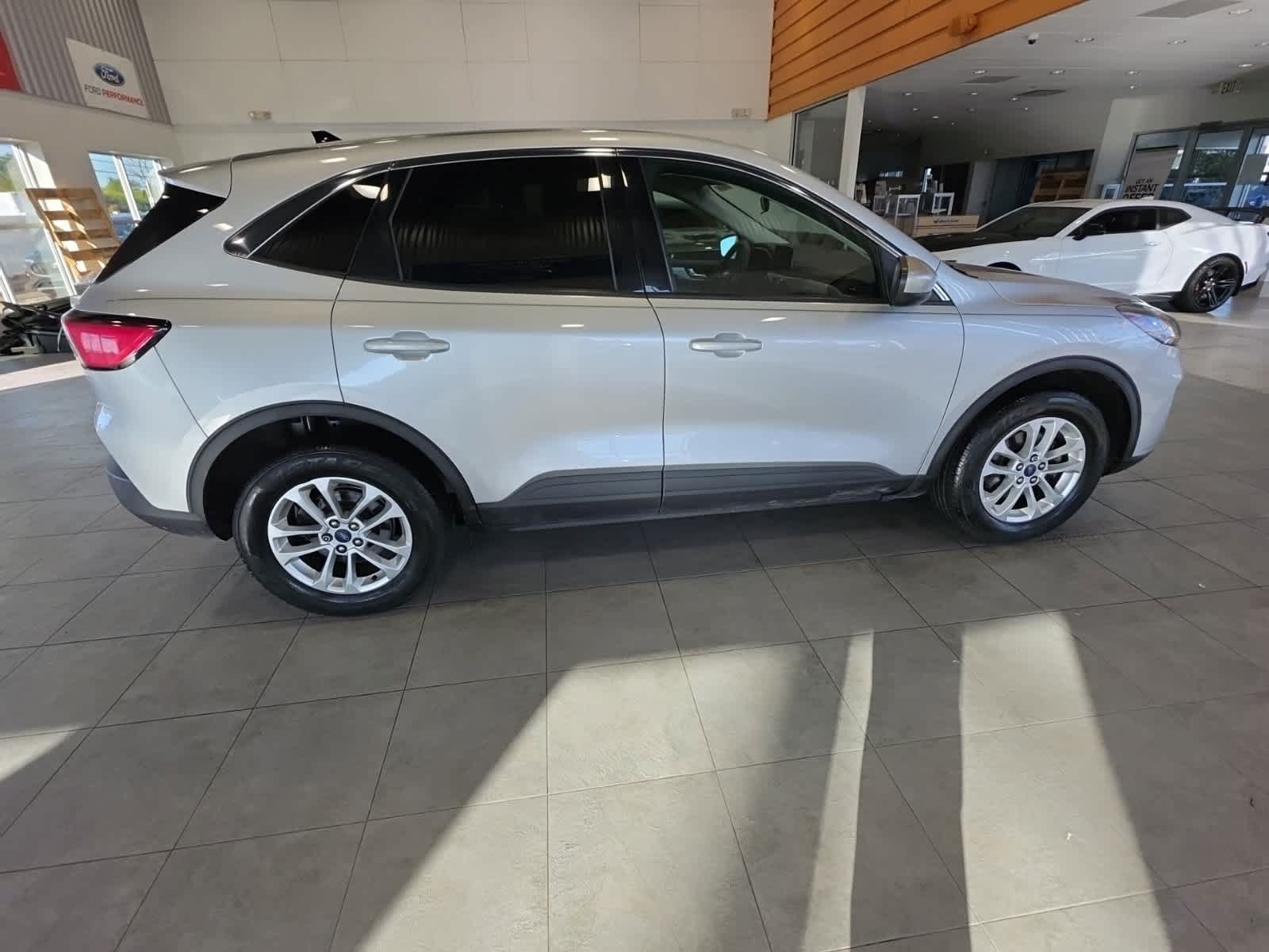 Used 2020 Ford Escape SE AWD/4WD image 5