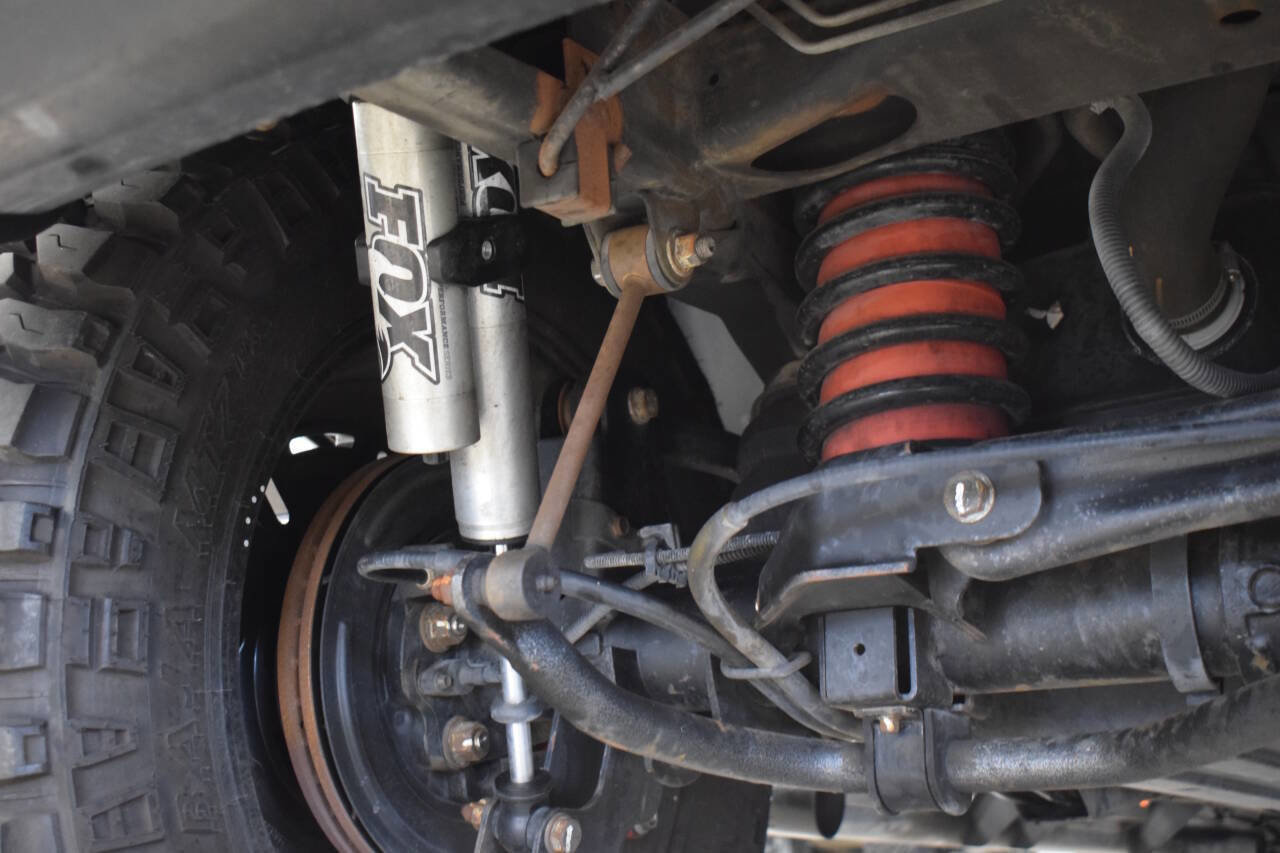 Used 2003 HUMMER H2 w/ Preferred Equipment Group image 33