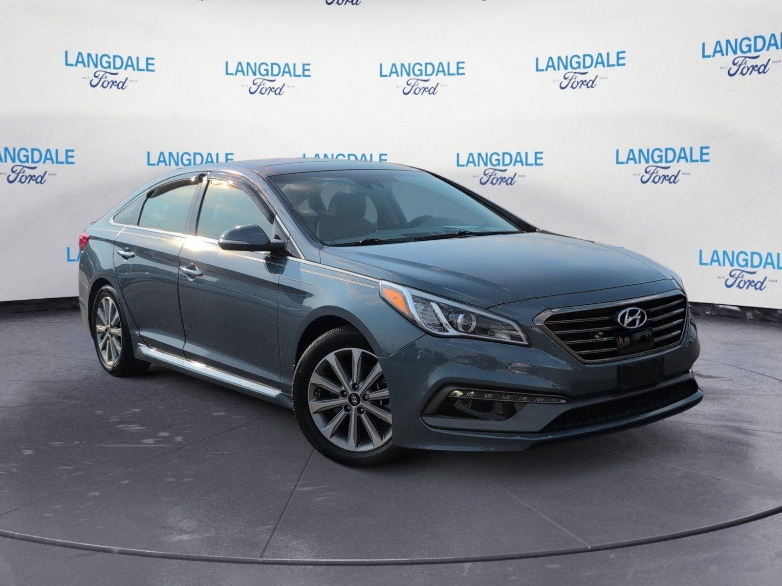 Used 2016 Hyundai Sonata Limited w/ Option Group 05 FWD image 2