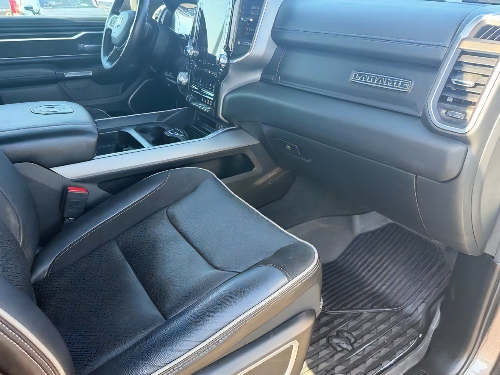 Used 2023 RAM 1500 Laramie AWD/4WD image 12