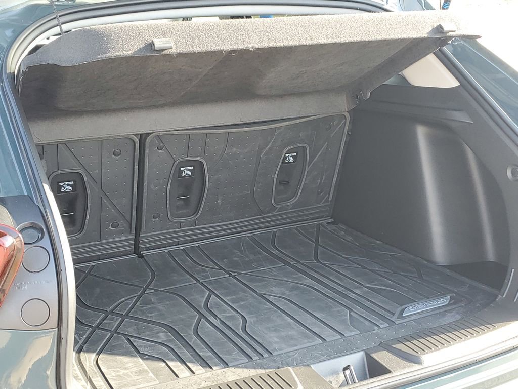 Used 2025 Chevrolet Trax LT w/ LT Convenience Package image 33