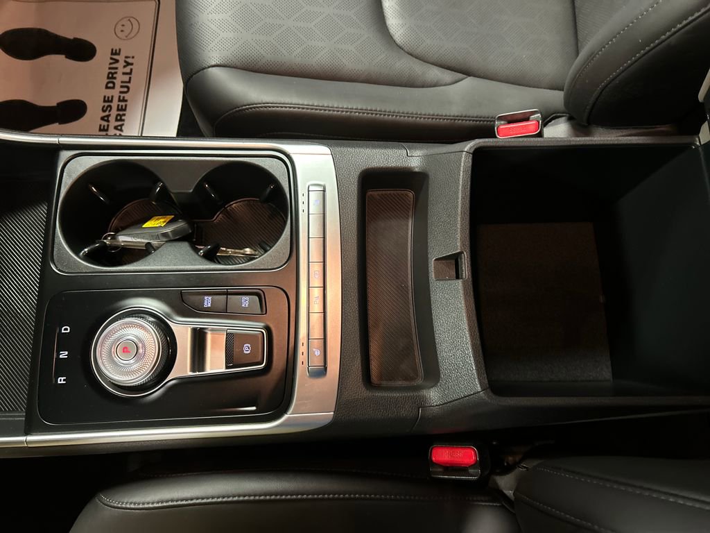 Used 2025 Kia Carnival LXS FWD image 19