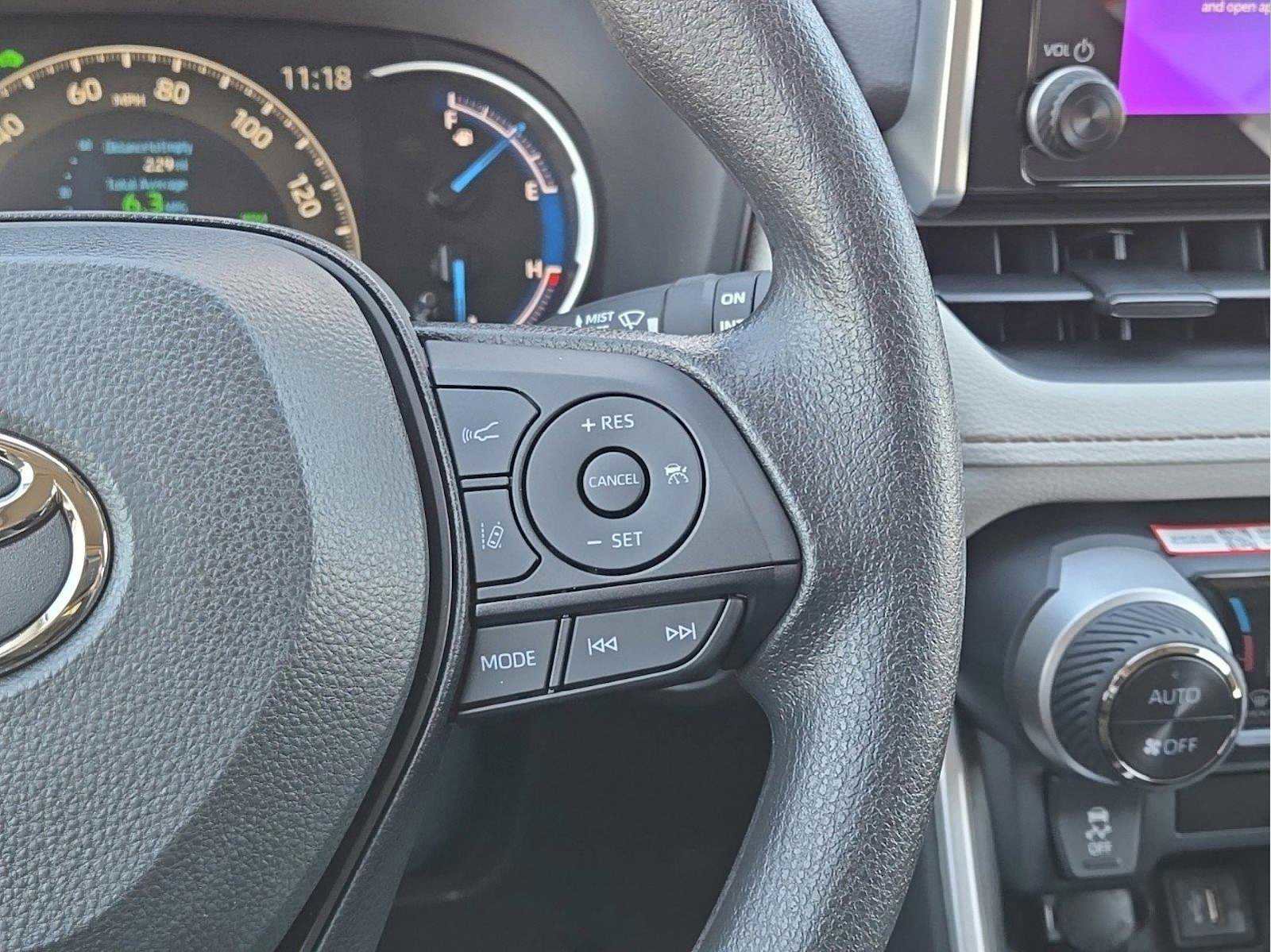 Used 2025 Toyota RAV4 XLE image 21