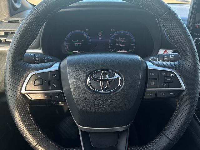 Used 2026 Toyota Sienna Limited FWD image 23