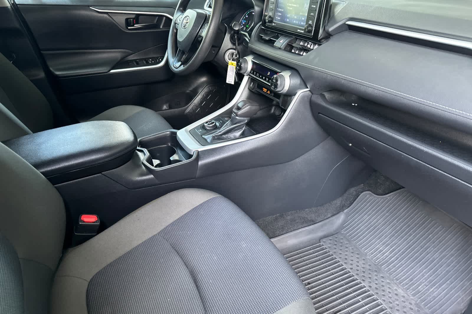 Certified 2021 Toyota RAV4 LE AWD/4WD image 17