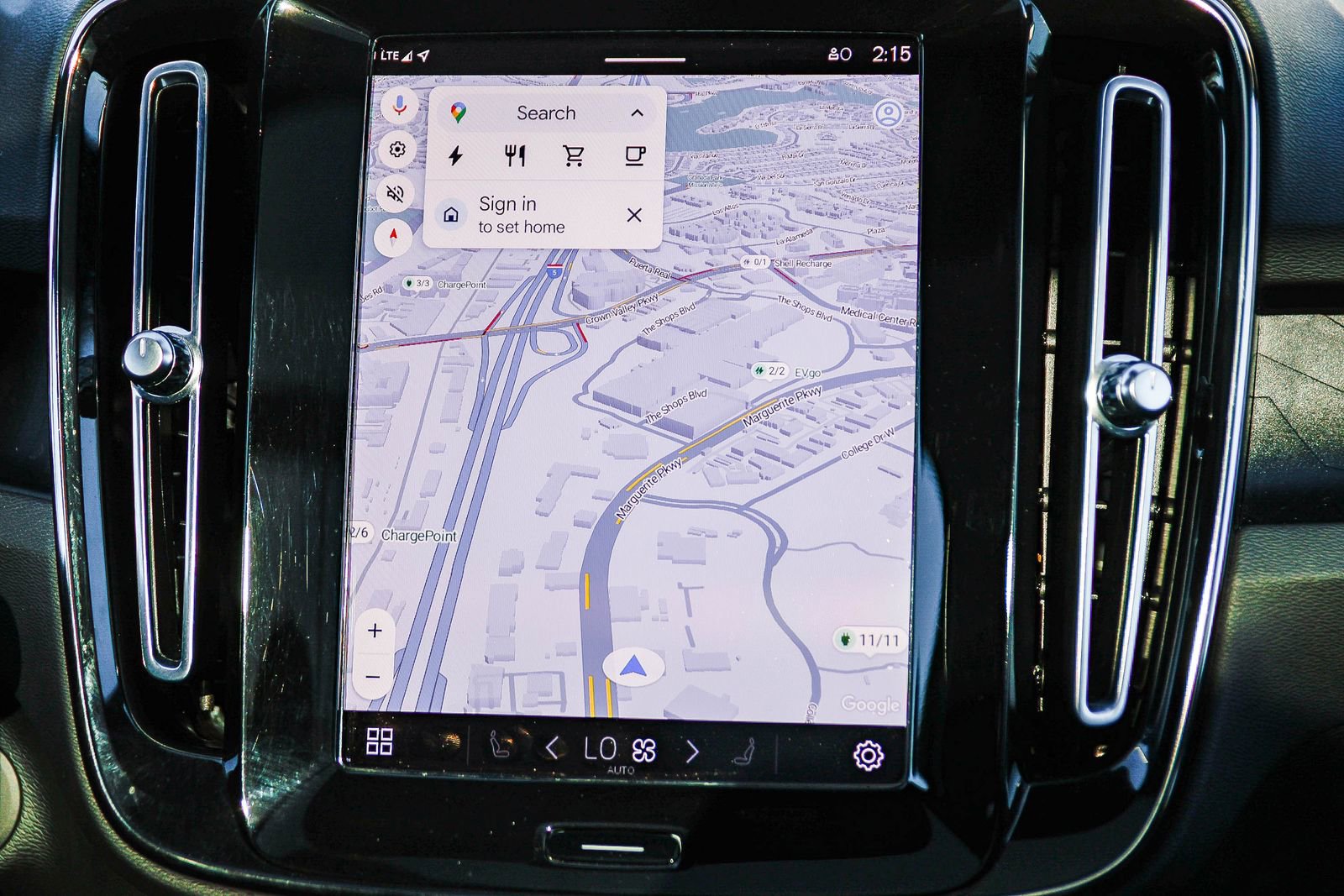 Used 2023 Volvo XC40 Recharge Plus image 16