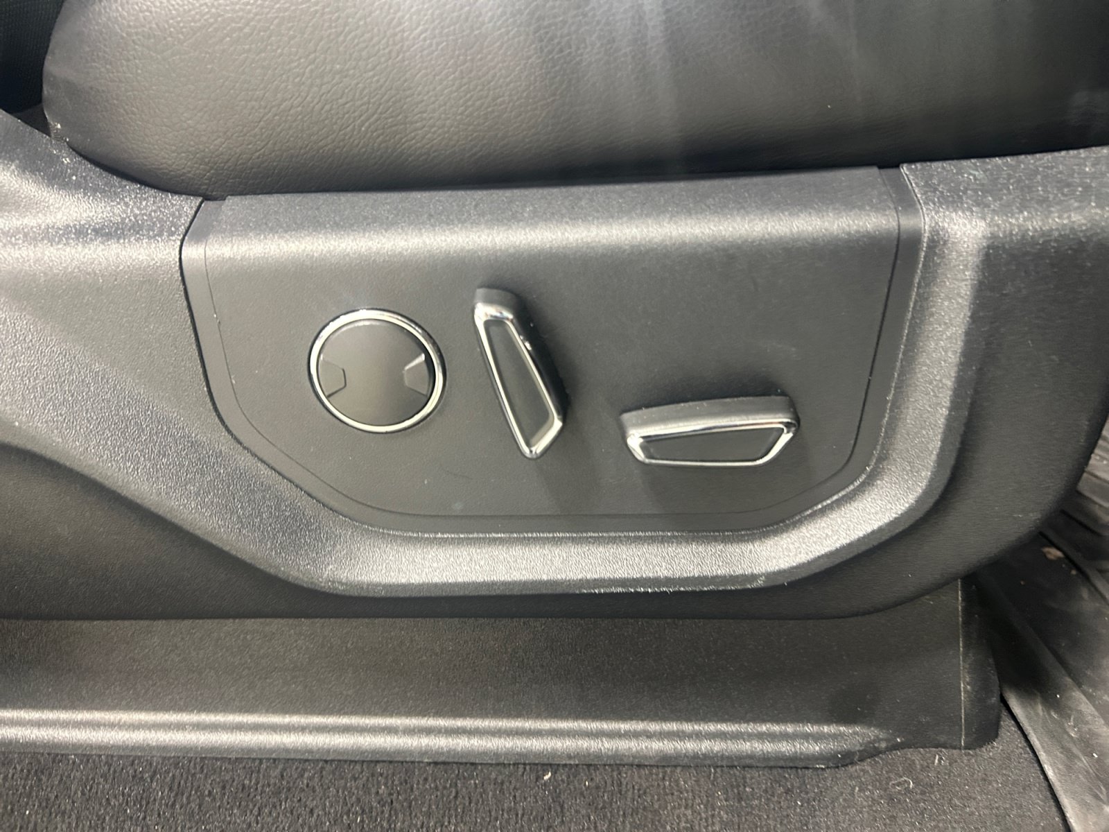 Used 2019 Ford F250 Lariat w/ Lariat Ultimate Package AWD/4WD image 16