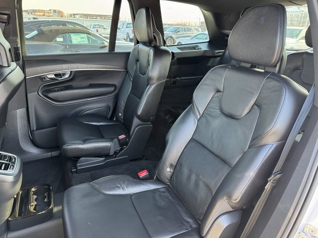 Used 2020 Volvo XC90 T6 Momentum w/ Protection Package Premier image 15