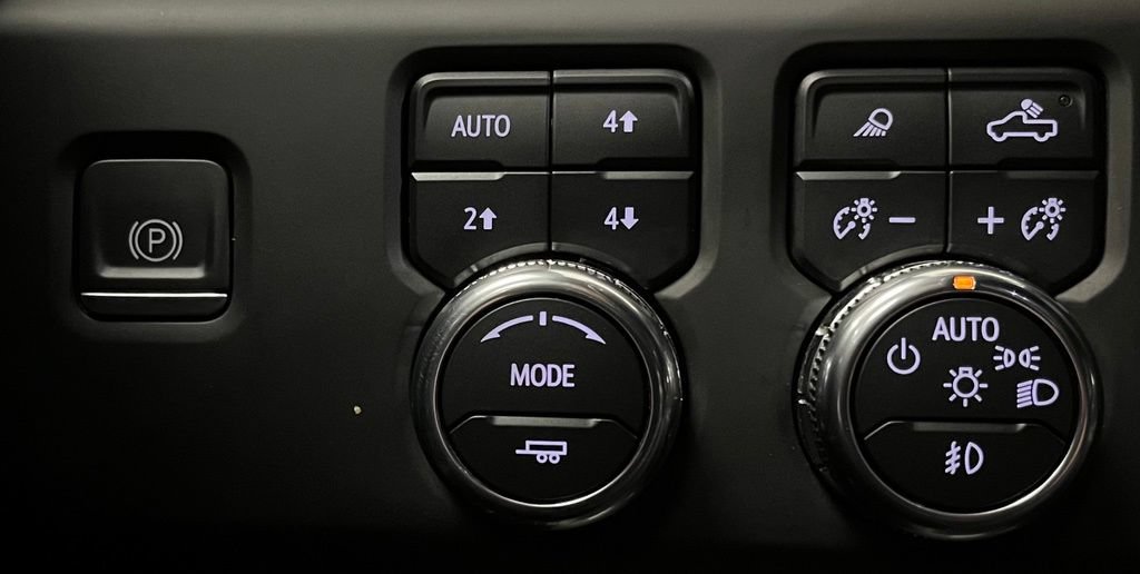 Used 2024 GMC Sierra 3500 AT4 w/ AT4 Premium Plus Package AWD/4WD image 32