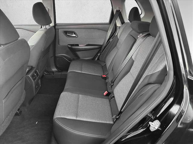 Used 2022 Nissan Rogue SV image 17