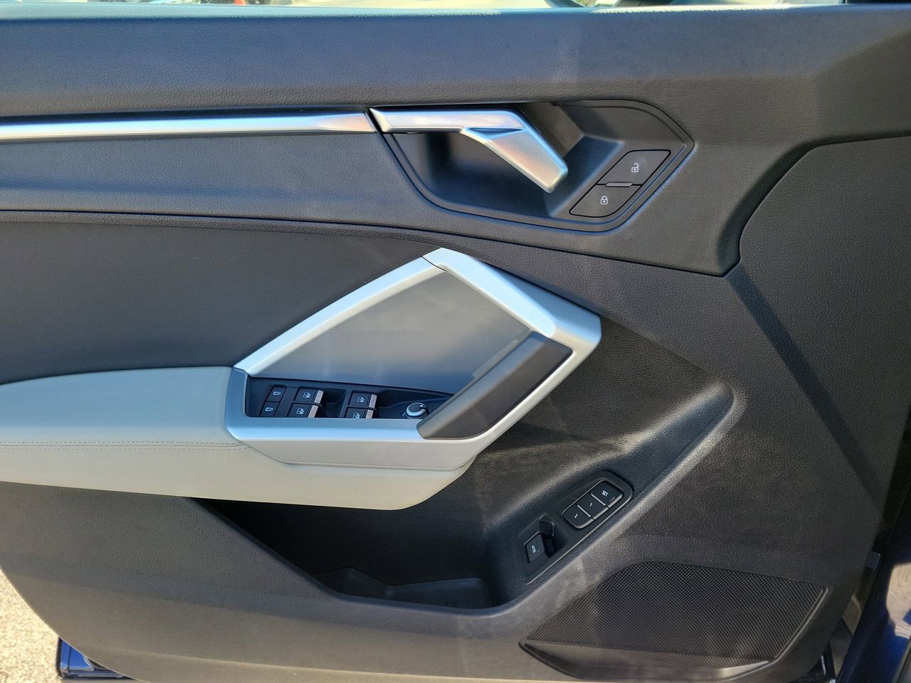 Used 2022 Audi Q3 2.0T Premium w/ Convenience Package image 27