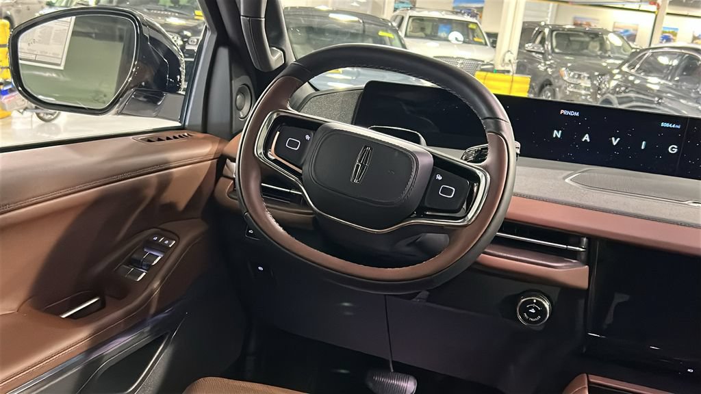 Used 2026 Lincoln Navigator L Reserve AWD/4WD image 26