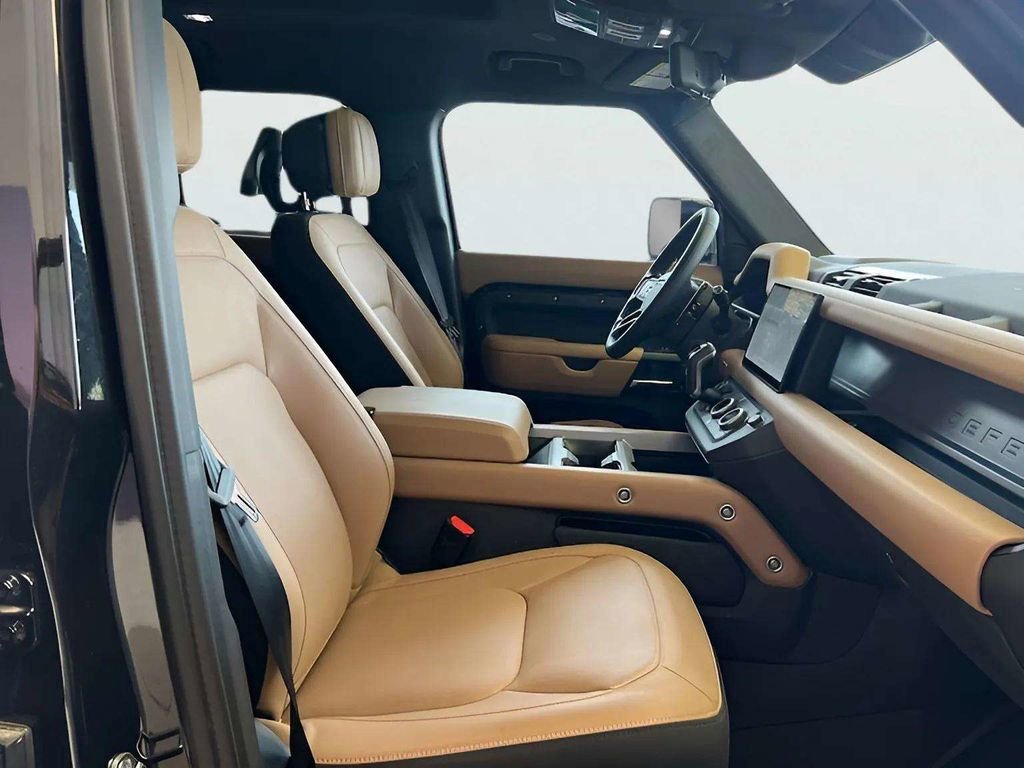 Used 2025 Land Rover Defender 130 V8 image 16